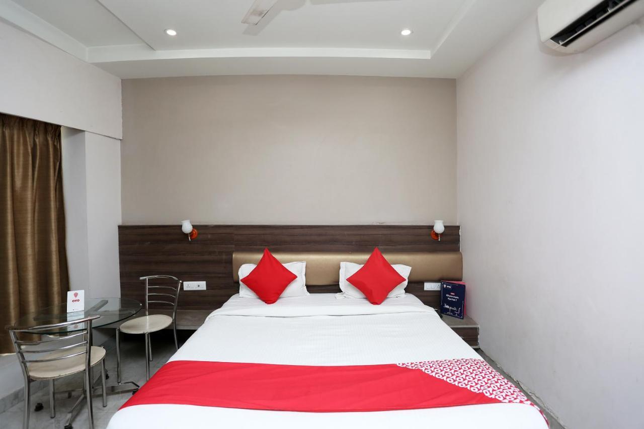Hotel Collection O 6688 Hotel Dayal 3*