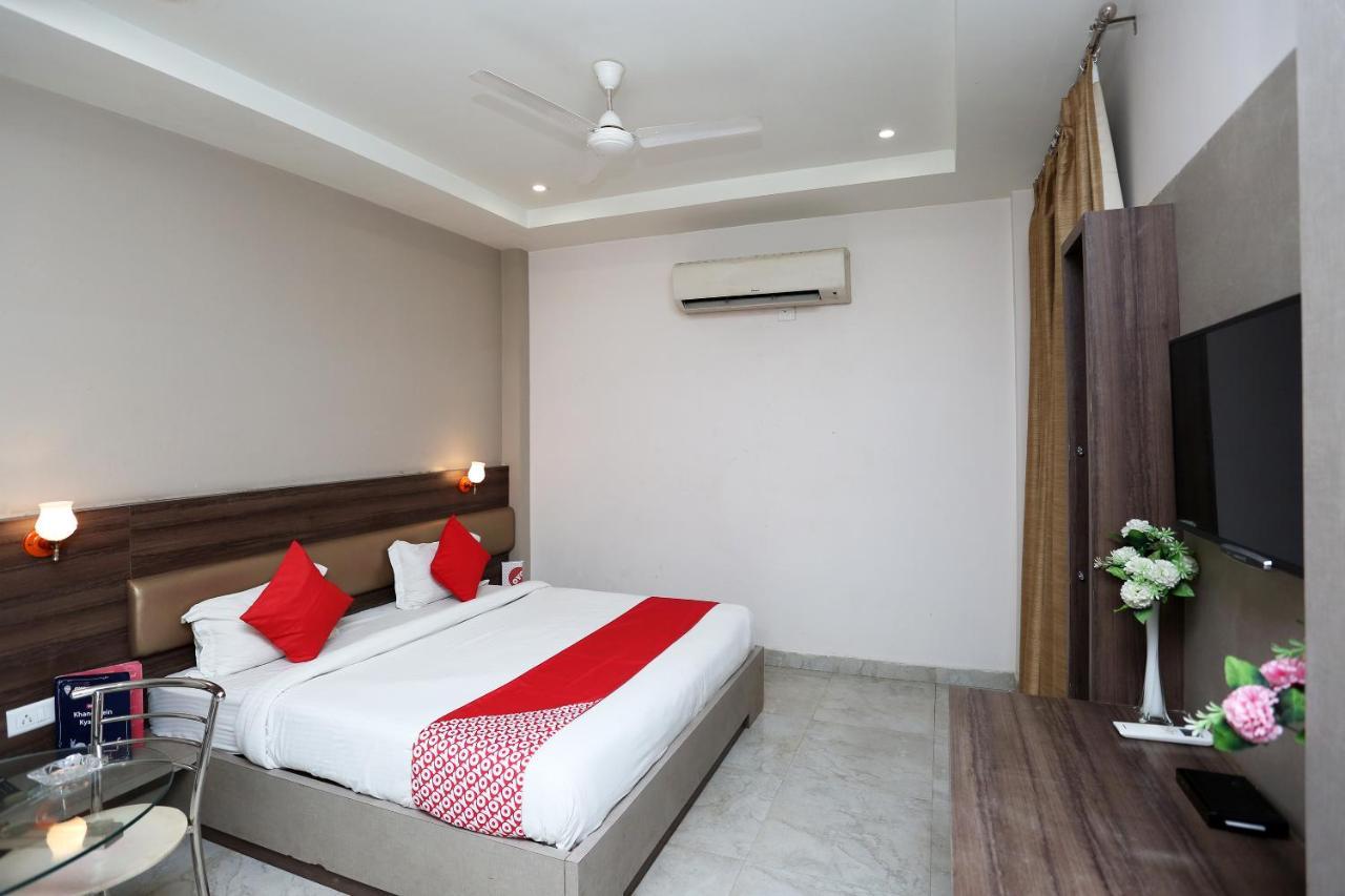 Collection O 6688 Hotel Dayal