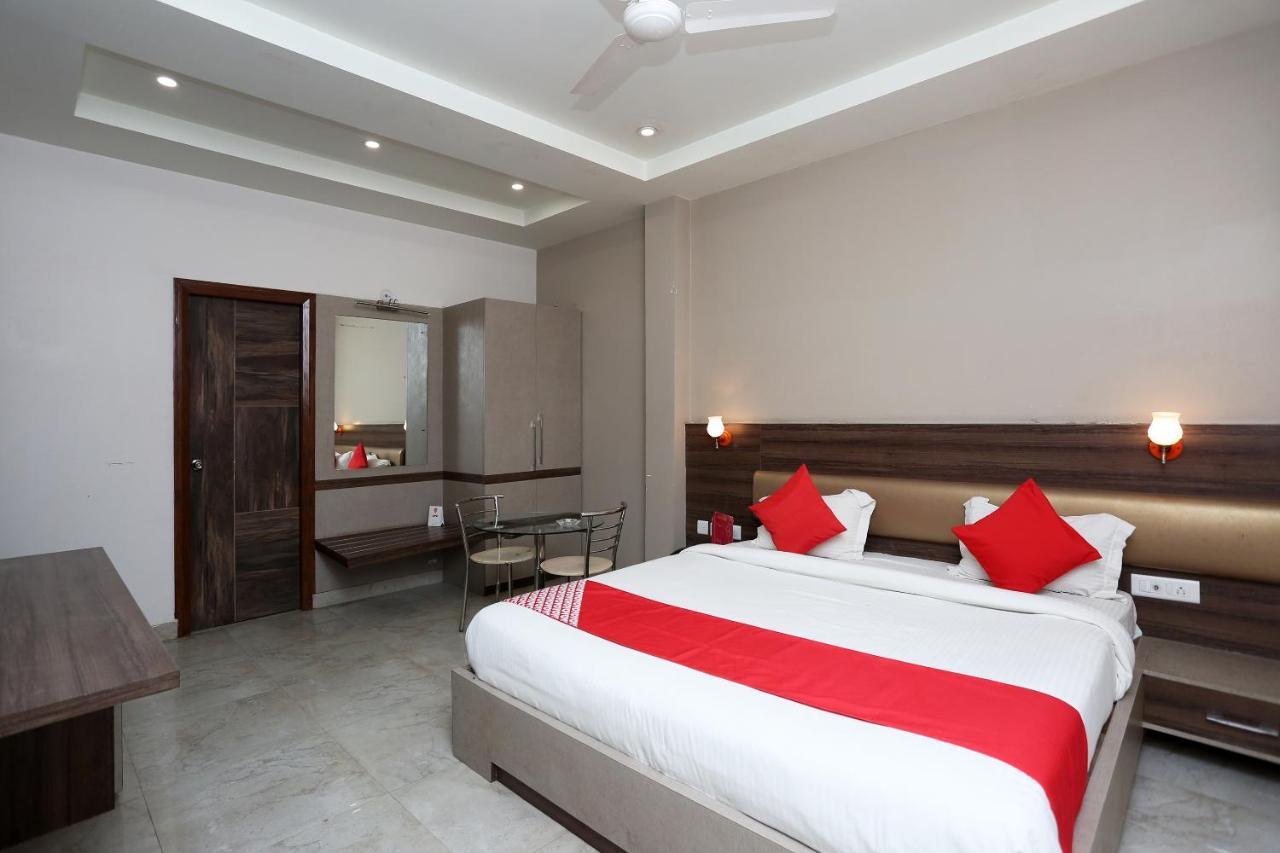 Hotel Collection O 6688 Hotel Dayal Lucknow